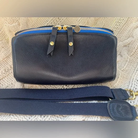 Blair Ritchey BB Voyager in Navy, Bright Blue Zipper, EUC - Picture 5 of 14